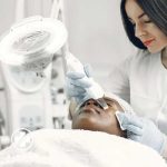 هزینه راه‌اندازی کلینیک زیبایی در ایران: راهنمای جامع و بی‌تاریخ انقضا